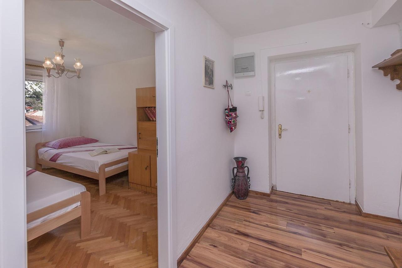 Apartment Nansy Omiš Eksteriør billede